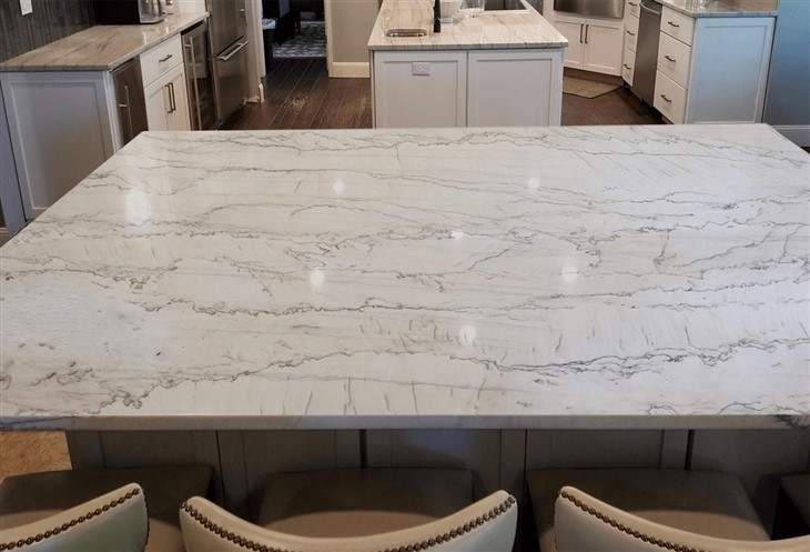 Calacatta Macaubas Quartzite